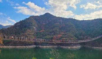 옥순봉출렁다리 사진